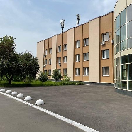 Dinamo Hotel Jarkov Exterior foto